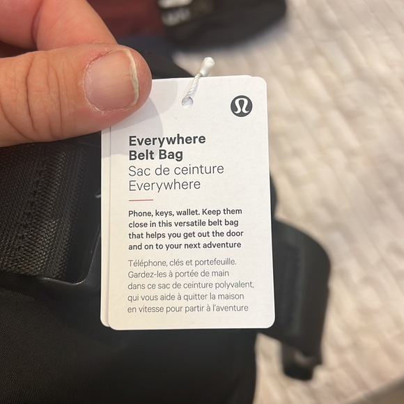 RARE 🦄 Lululemon everywhere belt bag ALL BLACK 🤩 - Picture 6 of 7